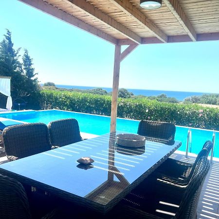 White Blue Villa Lakhania Luaran gambar