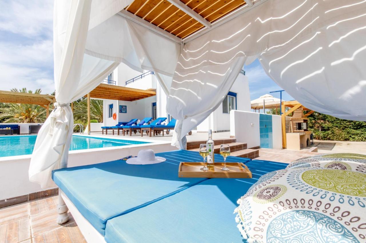 White Blue Villa Lakhania Luaran gambar