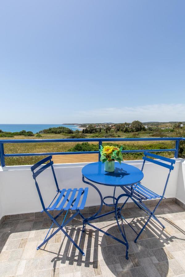 White Blue Villa Lakhania Luaran gambar