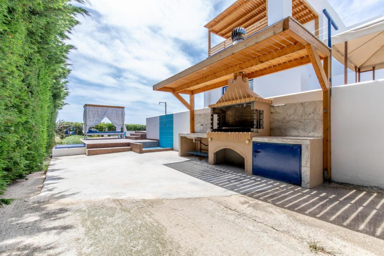 White Blue Villa Lakhania Luaran gambar