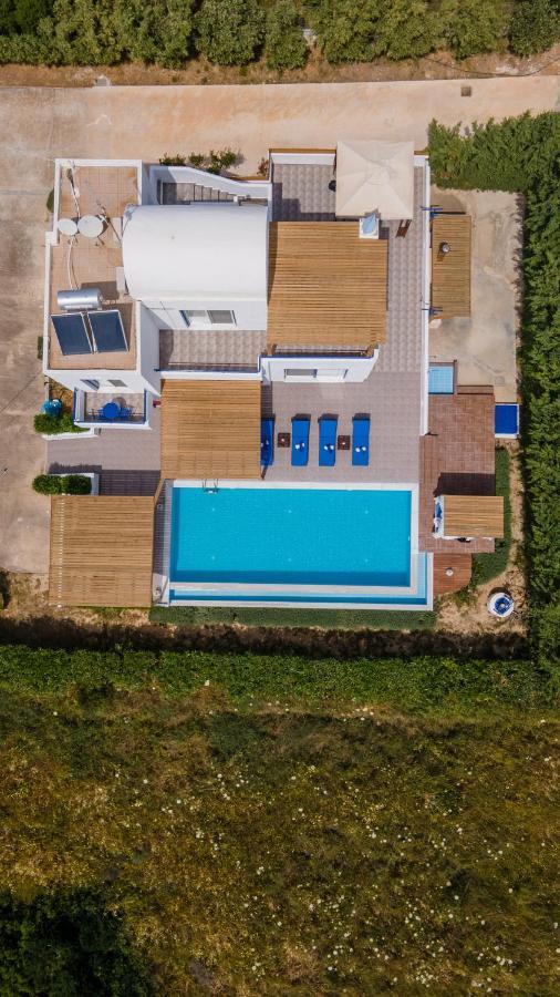 White Blue Villa Lakhania Luaran gambar