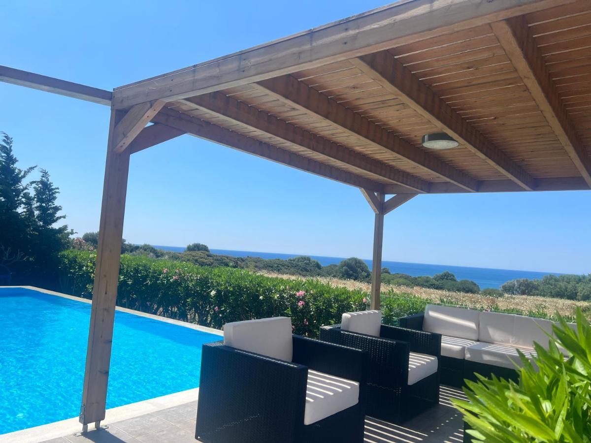 White Blue Villa Lakhania Luaran gambar
